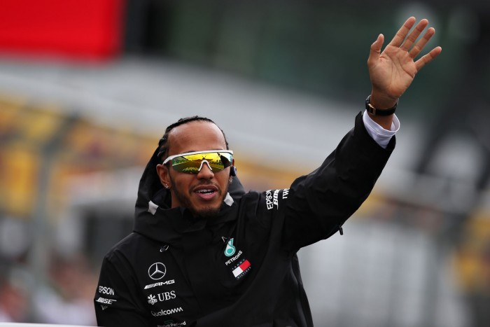 F1: Elájulsz Hamilton órabérétől