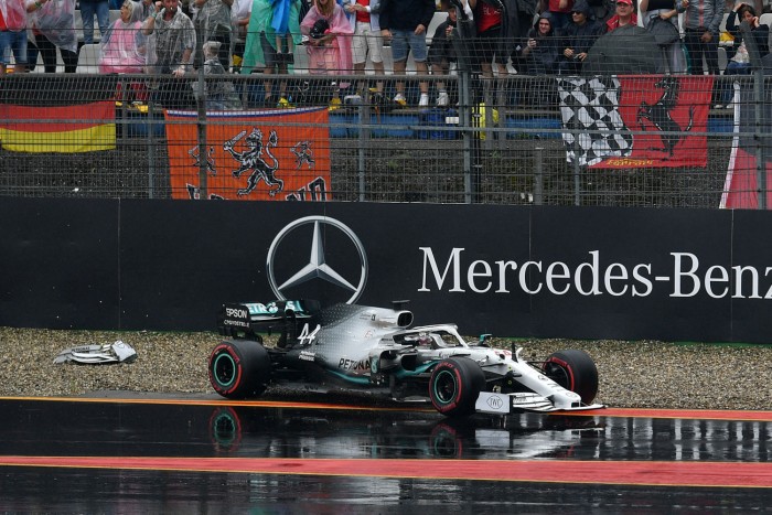 F1: Hamilton fel akarta adni a futamot