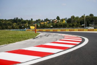 F1: Eső kavarhatja meg a Magyar Nagydíjat is