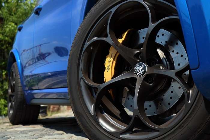 Sportautókat megszégyenítő SUV – Stelvio Quadrifoglio 59 Sportautókat megszégyenítő SUV – Stelvio Quadrifoglio 59