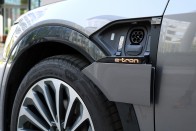 Válaszcsapás a Teslának – Teszten az Audi E-tron 55 quattro 61