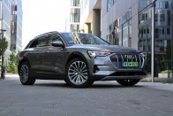 Válaszcsapás a Teslának – Teszten az Audi E-tron 55 quattro 51