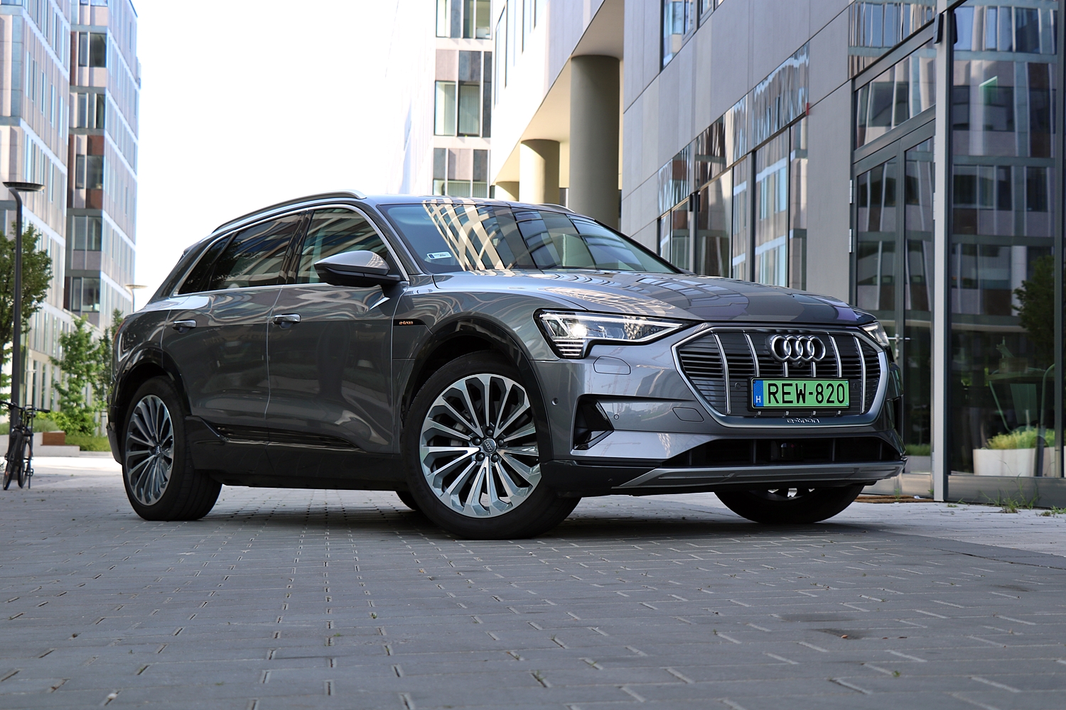 Válaszcsapás a Teslának – Teszten az Audi E-tron 55 quattro 5