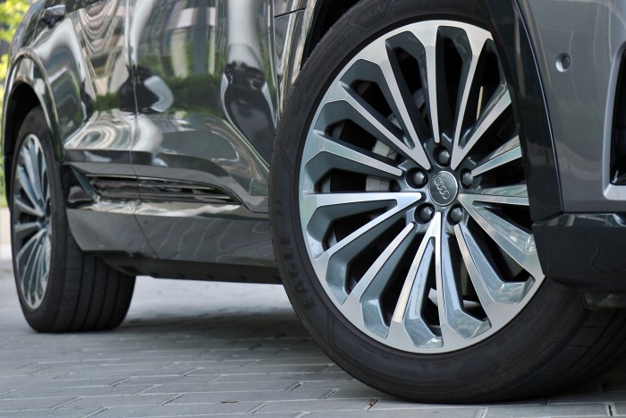Válaszcsapás a Teslának – Teszten az Audi E-tron 55 quattro 98 Válaszcsapás a Teslának – Teszten az Audi E-tron 55 quattro 98
