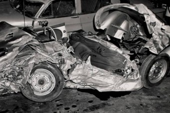 Eladják a világ talán leghíresebb balesetének eddig soha nem látott helyszíni fotóit