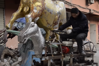 Most mutatunk egy valódi gépsárkányt