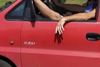 Elszabadult egy autós lába az M3-ason