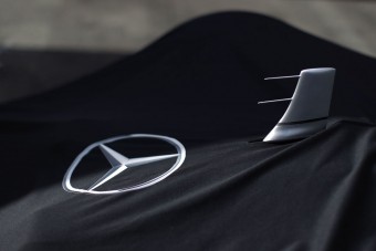 F1: Átfestik Hamiltonék autóját