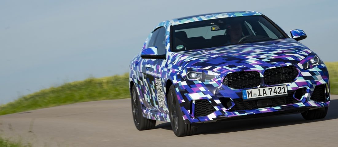 Elsőkerekes kompakttal hódít majd vevőket a BMW