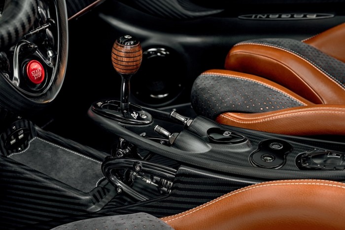 Egymilliárd forintos autó a Huayra Roadster BC 8