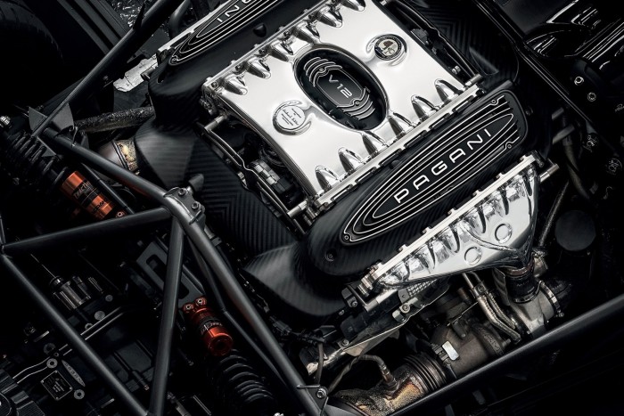 Egymilliárd forintos autó a Huayra Roadster BC 7