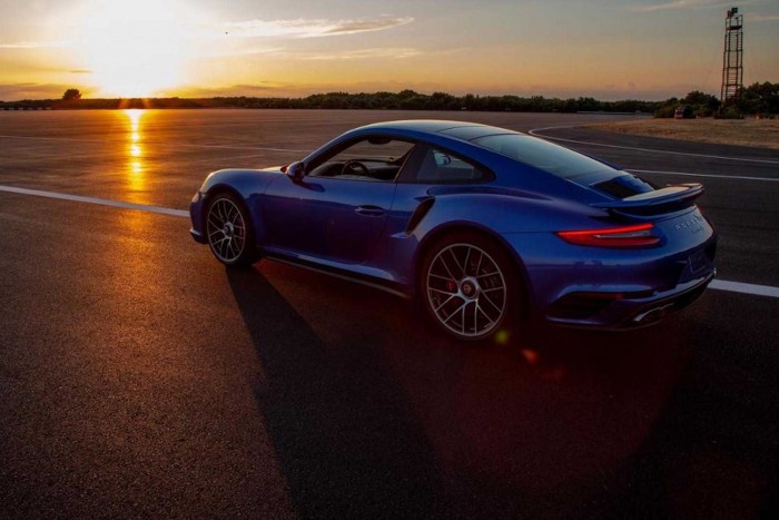 A Porsche újította fel a legendás olasz pályát