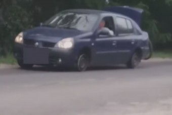 A hazai autós szürrealizmus babérkoszorúját vették videóra Pócsmegyeren