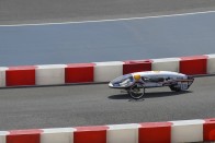 Kipróbáltuk a világ egyik leglaposabb autóját 27