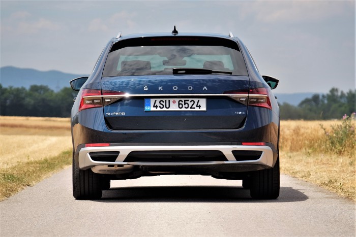 Már terepes változatban is kapható a megújult Škoda Superb 15 | Vezess Már terepes változatban is kapható a megújult Škoda Superb 15