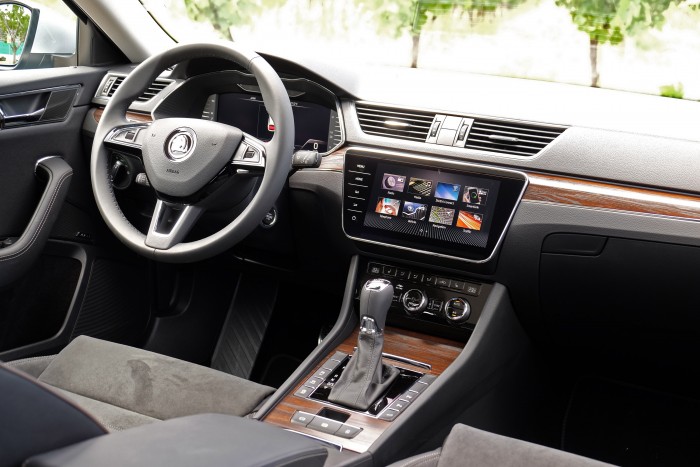 Már terepes változatban is kapható a megújult Škoda Superb 11 | Vezess Már terepes változatban is kapható a megújult Škoda Superb 11