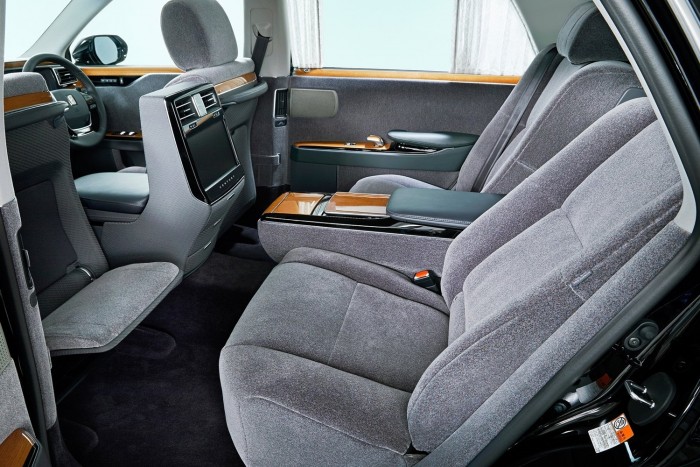 Így készül a Toyota luxuslimuzinja 8