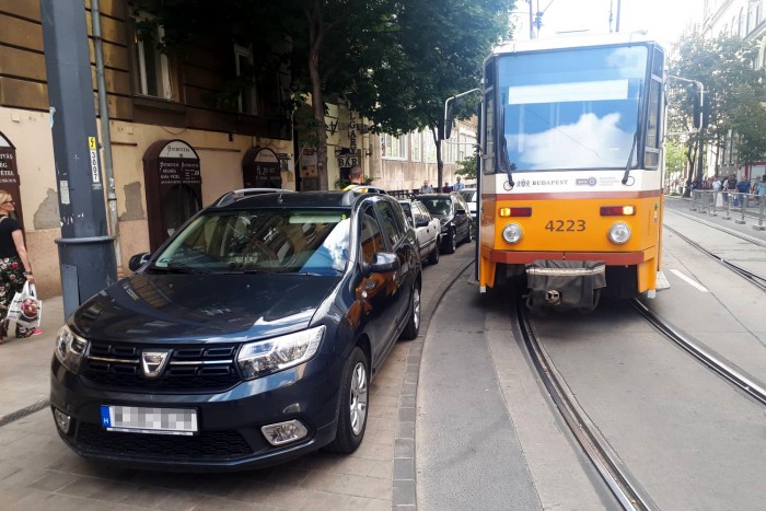 Parkoló autó miatt volt lincshangulat Budán 1