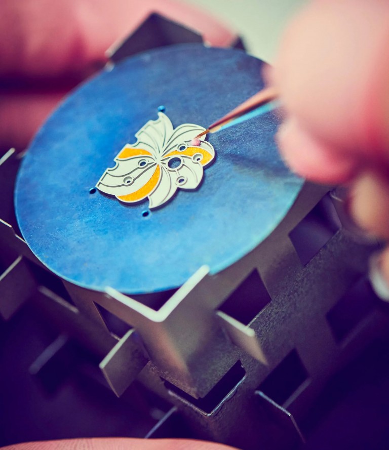 Többféle ízesítéssel is lehet kapni ezt a luxusórát 7