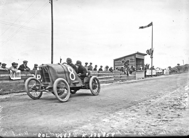 Amikor a Peugeot ámbráscetet gyártott 8