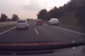 Leállósávban előző autóst fogtak a rendőrök az M7-esen, videón az eset