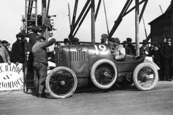 Amikor a Peugeot ámbráscetet gyártott