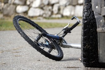 Meglepőt húzott az ifjú autós, akinek nekihajtott egy bringás