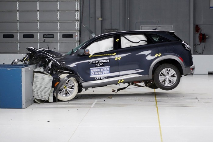 Balesetben is biztonságos a hidrogénautó