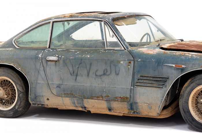 50 évig állt a sivatagban a ritka Maserati 5000 GT 7