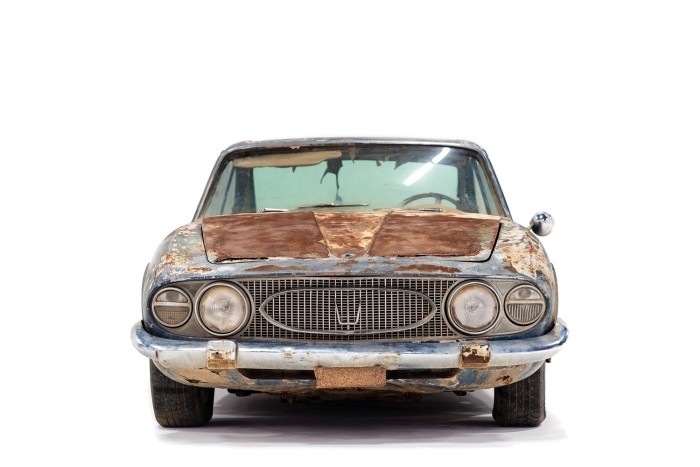 50 évig állt a sivatagban a ritka Maserati 5000 GT 8