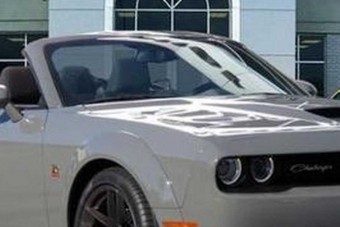 Garanciával kínál kabrióvá alakított Dodge Challengereket egy merész kereskedő