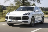 A legerősebb Porsche Cayenne egy hibrid 10