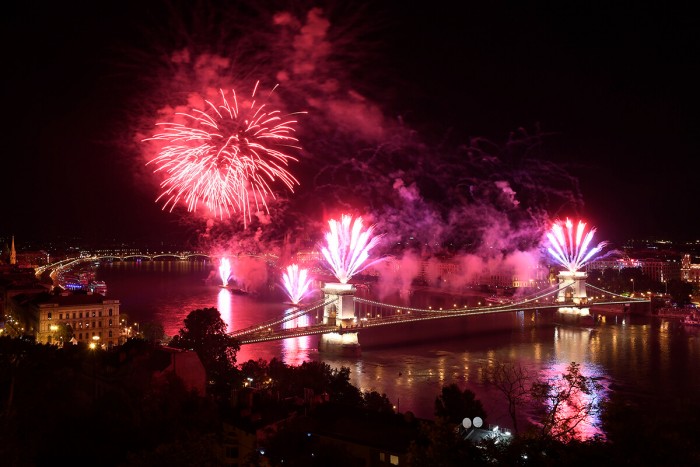 Zseniális fotókat lőttek az ünnepi tűzijátékról 3