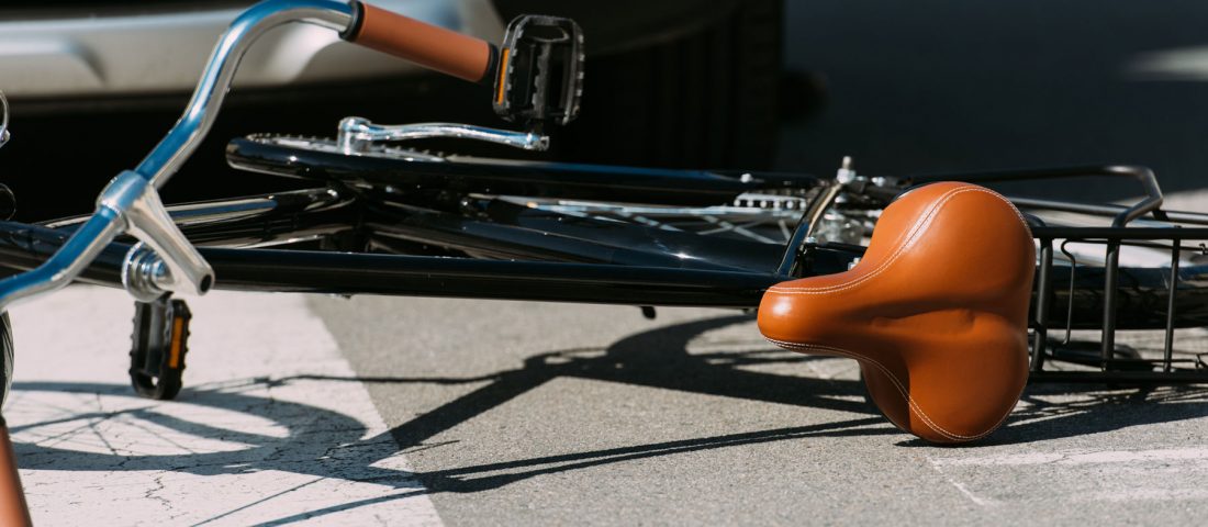 Meglepőt húzott az ifjú autós, akinek nekihajtott egy bringás