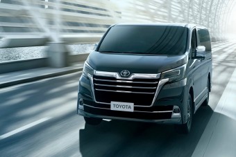 Letaglózó ez a Hiace-ből épített luxusbusz