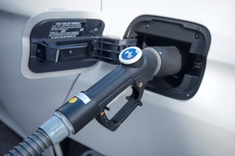 Hidrogénautó egy hibrid áráért?