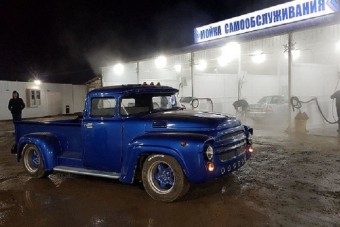 Nem véletlenül hasonlít egy ZIL-re ez a hotrod