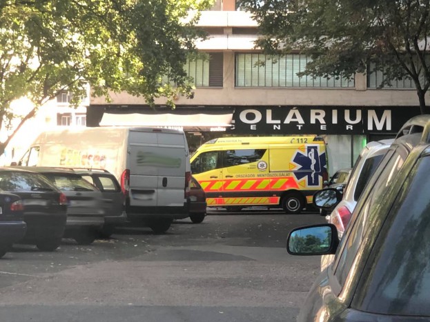 Pofátlan autós miatt kér elnézést az Országos Mentőszolgálat 1