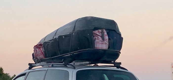 A román autósok nem csak járműveket tudnak remekül egymásra pakolni 1 | Vezess A román autósok nem csak járműveket tudnak remekül egymásra pakolni 1