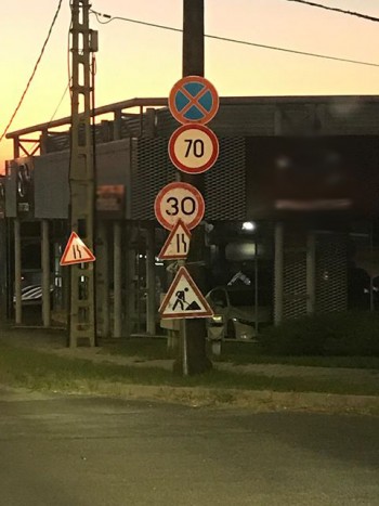 Agyament KRESZ-helyzet Pécsen – Segítünk, hogy mit kell tenned ilyen esetben 1 Agyament KRESZ-helyzet Pécsen – Segítünk, hogy mit kell tenned ilyen esetben 1