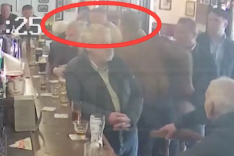 Ha Conor McGregor hív meg egy körre saját viszkijéből, akkor innod kell, különben pofán vág