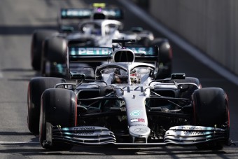Mercedes: A saját lábunkban botlottunk meg