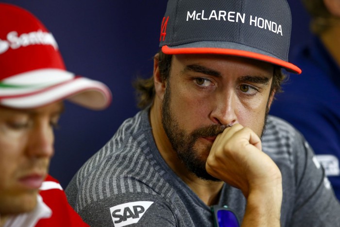 Renault: Ez döntött Alonso és Vettel között