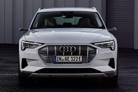Jön az Audi olcsó(bb) villanyautója 26