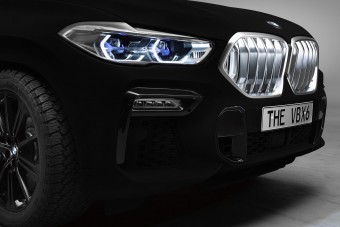 Elkészült minden idők legfeketébb autója