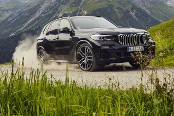 Megérkezett a BMW új öko-terepjárója