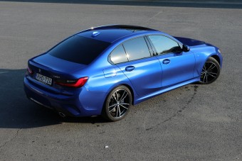 Hálistennek tud még a BMW BMW-t gyártani!