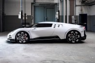 Száztízzel nyomul a legújabb Bugatti 27