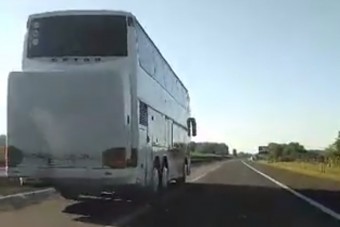 Nem nagyon tökölt egy buszsofőr az M5-ösön, tolta neki rendesen