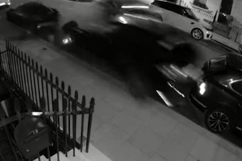 Luxusautókat tört össze a gyorshajtó autós